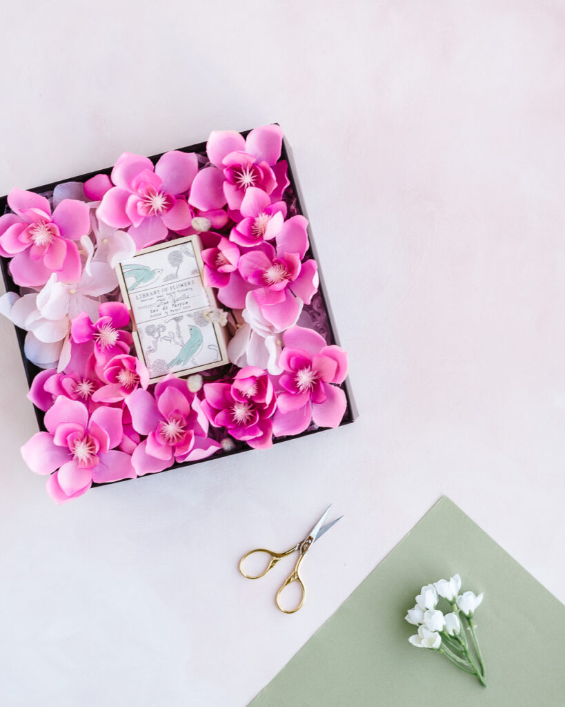 Flower gift box DIY