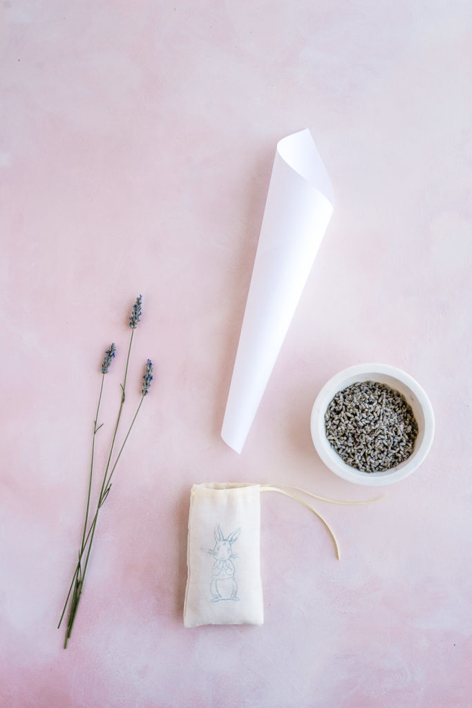 Instructions and tips for making DIY lavender sachets