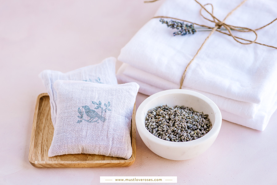 How to make lavender sachets