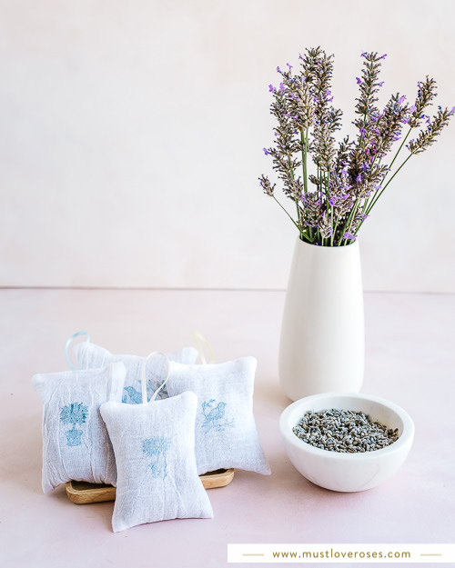 How to make lavender sachets